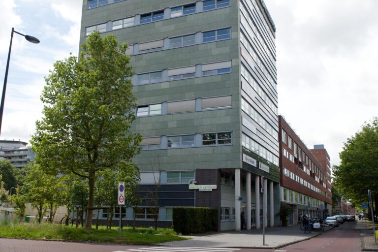 Orthopedic Care Clinics in Amsterdam Zuidoost, ingang van de kliniek
